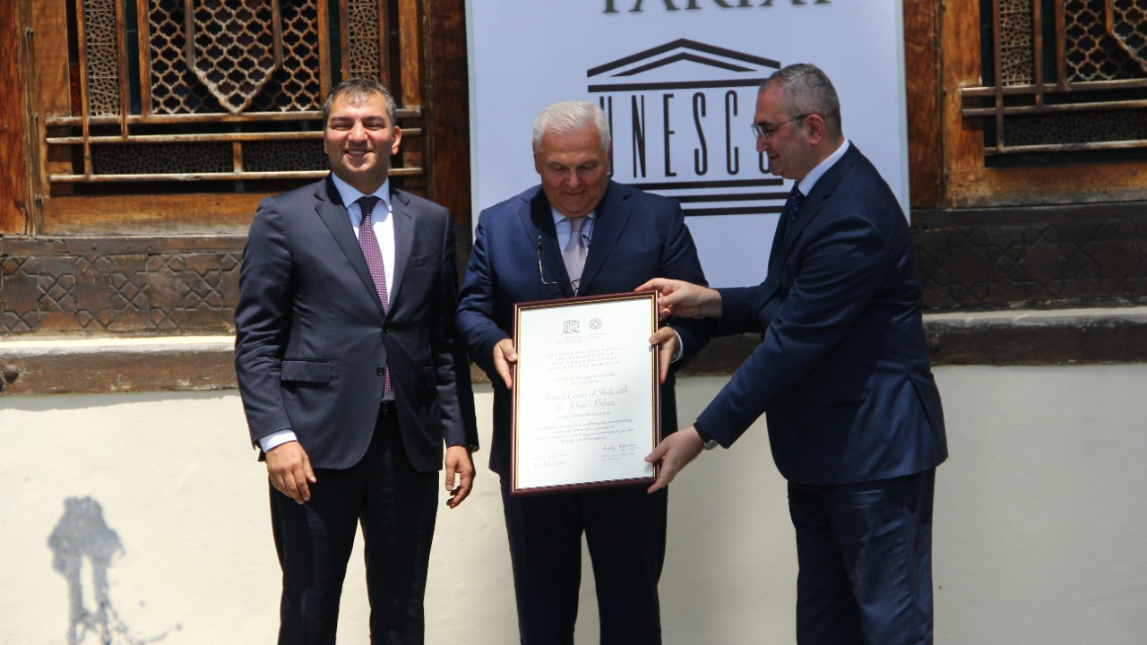 Şəkiyə UNESKO-nun Ümumdünya İrs Siyahısına daxilolma sertifikatı təqdim olunub